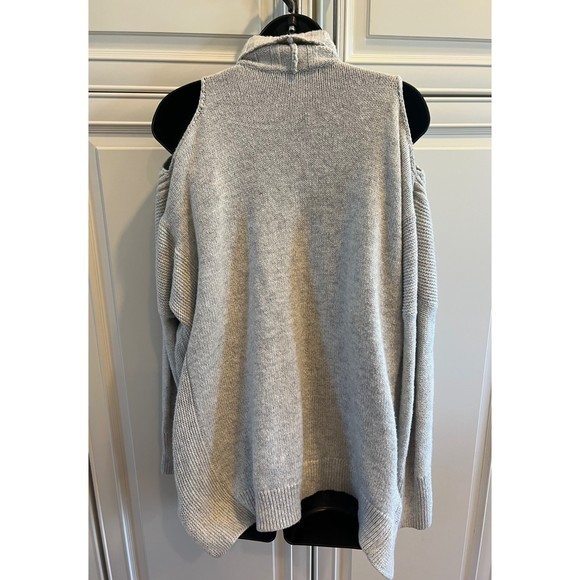 Chelsea 28 Gray Open Shoulder Slouchy Sweater Cardigan Women's‎ Size M/L - Picture 3 of 5